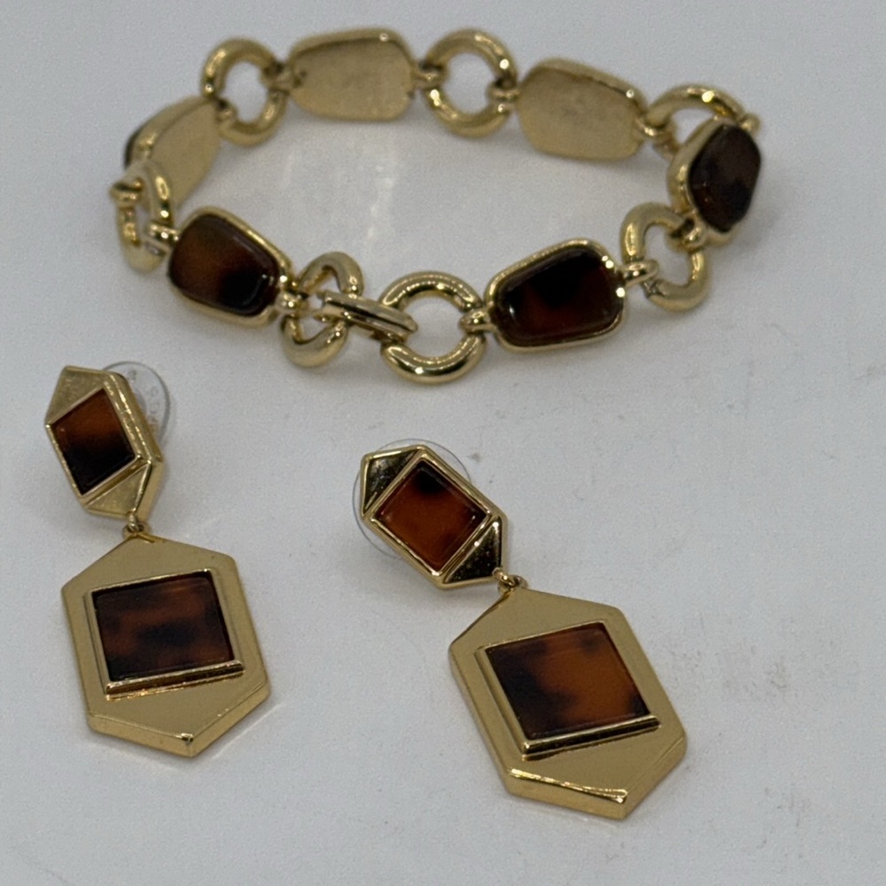 Ann Taylor Vintage Lucite /Gold  metal  set - earrings & bracelet